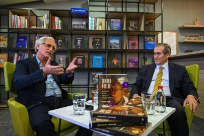NEVZAT ÇEVİK’TEN GEÇMİŞE “ZAMANA NOTLAR”